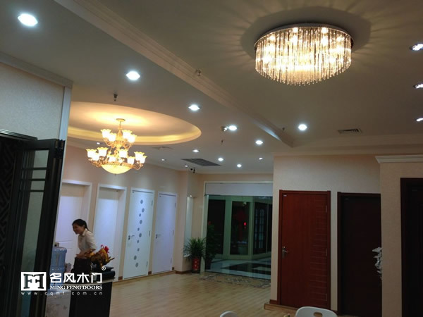 湖北咸宁夏先生二次合作重庆名风木门2015-04-02 13:50:03